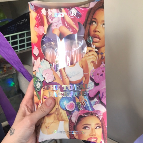 💜🆕BH Cosmetics x Iggy Azalea The Total Package 8 Piece Brush Set & Holder!BN💜 - Picture 2 of 9